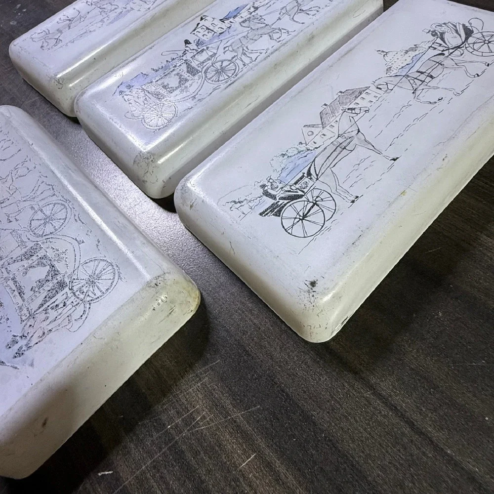 Vintage Glass Dresser Trays Set of 4 Horse Drawn Carriage‎ Trinket Dishes